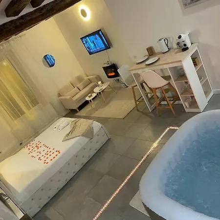 Moderne Avec Jacuzzi *